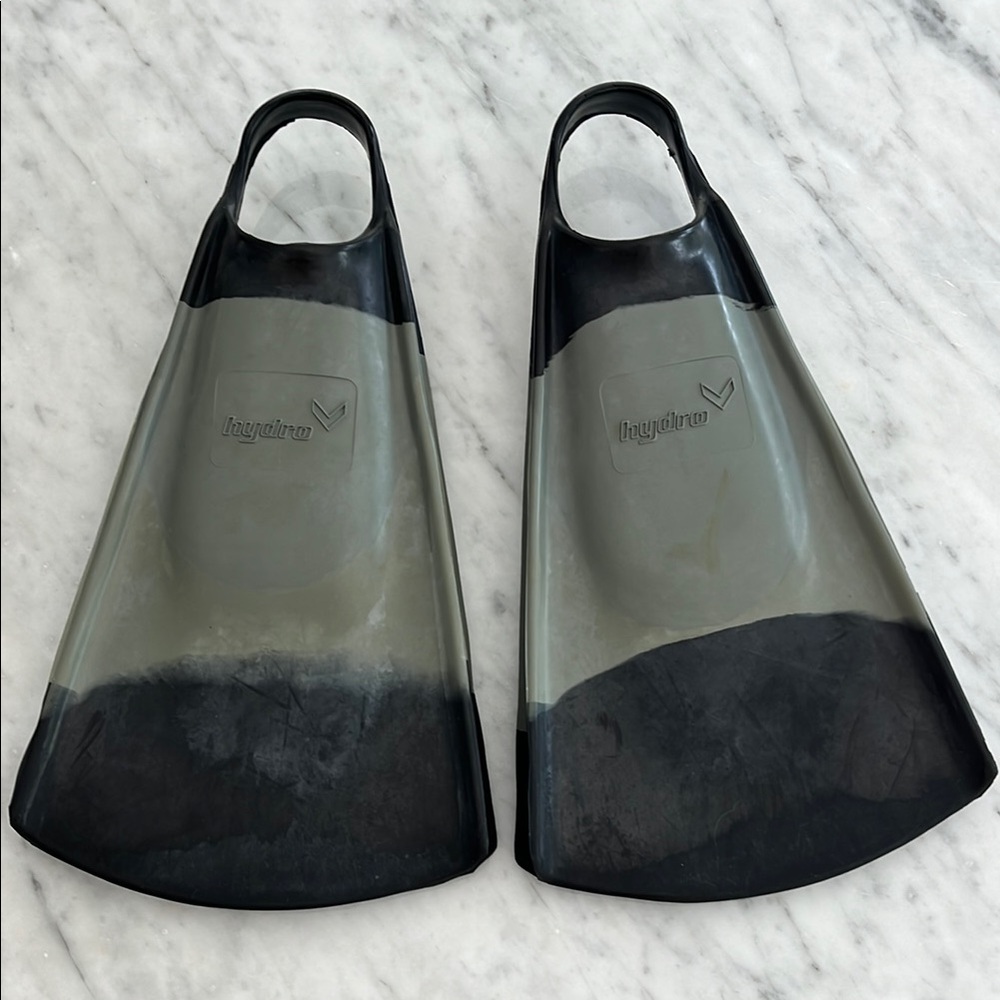 Hydro Swim Fins in Black and Gray